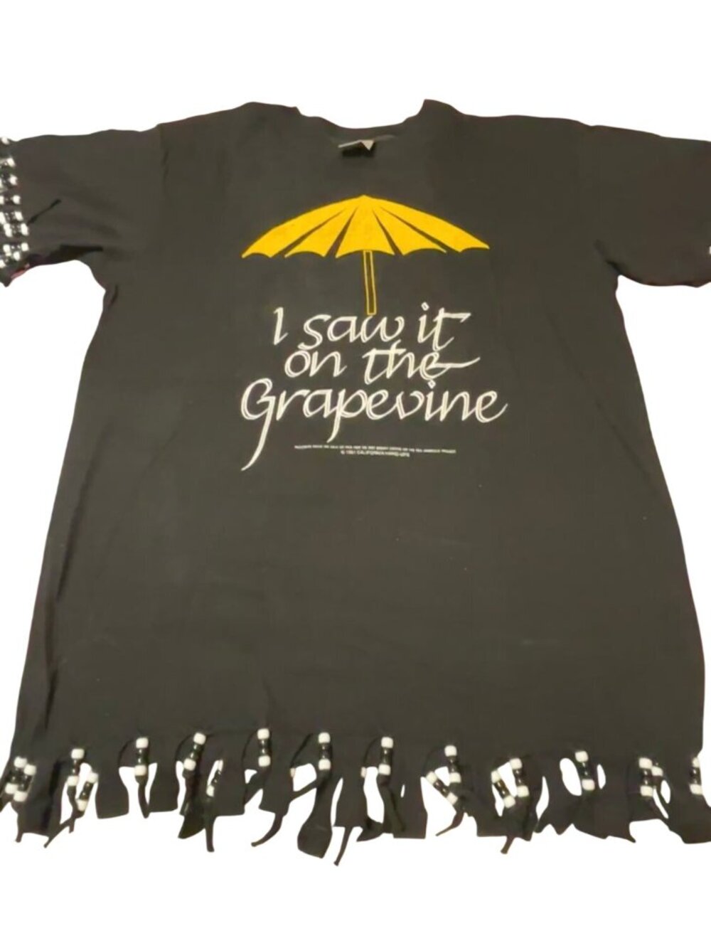 I Saw It On The Grapevine VTG Fringe T-Shirt Beaded Sleeves Oneita XL Black 1991